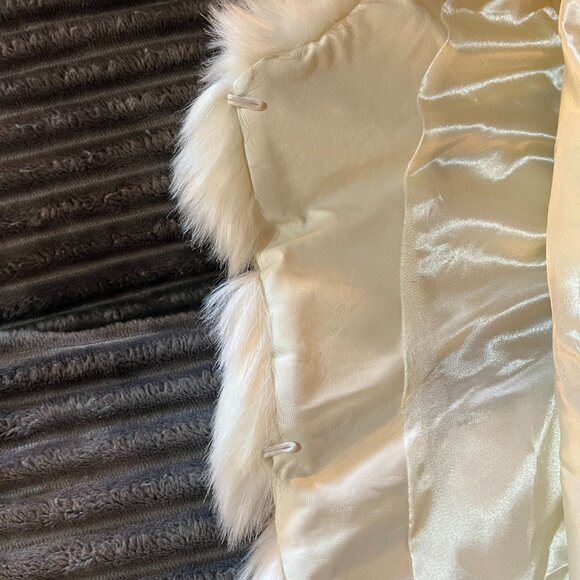 White 100% Ostrich Hair Fur Trim Sleeveless Lined Open Front Vest - Picture 8 of 13